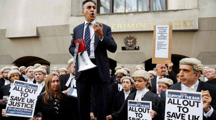 UK Trial Lawyers Support indefinite Strike Action Starting from September 5