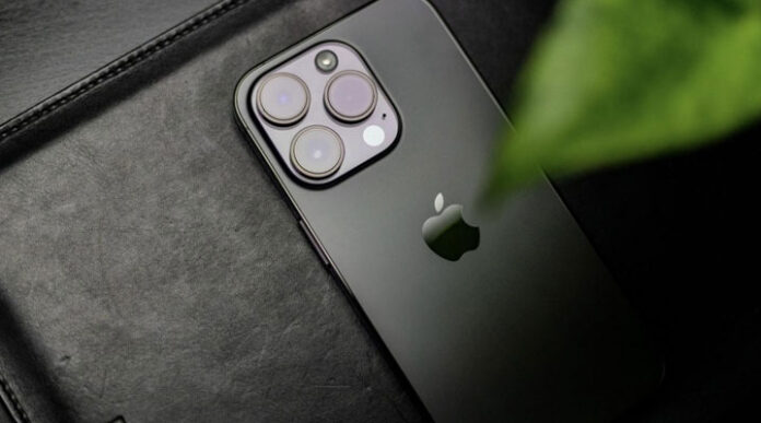 Ming-Chi Kuo predicts that the iPhone 15 Pro Series won't get an 8P camera lens upgrade.