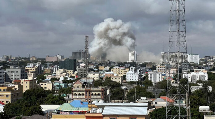 President of Somalia: at least 100 people killed in car bomb blasts